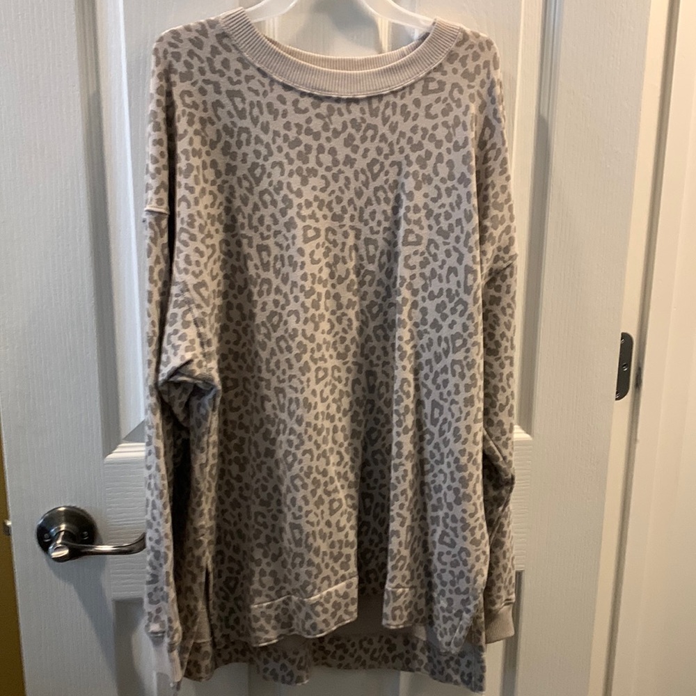 it’s a xxs but it’s kinda big and fits a medium